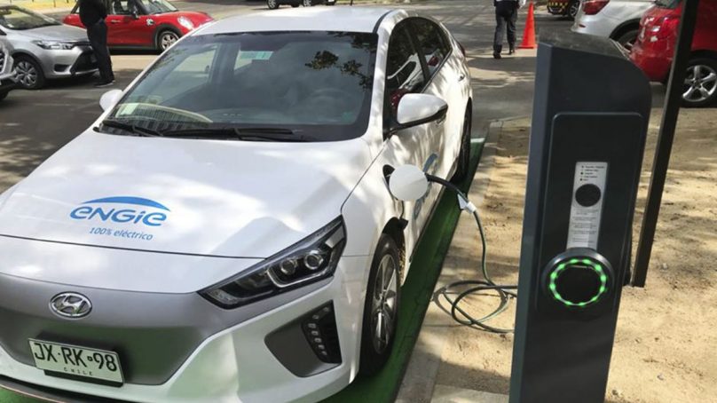 Engie estrena el primer punto de carga público para coches eléctricos en Chile