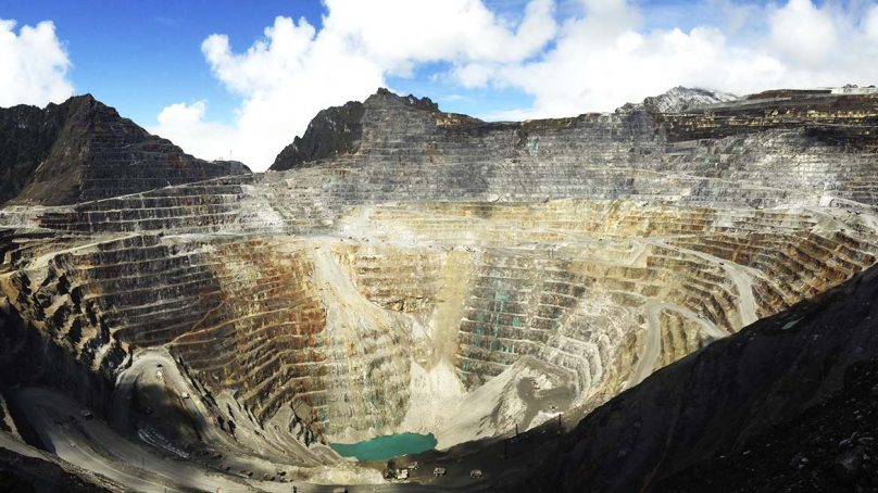 Rio Tinto negocia venta de su participación en mina Grasberg por US$3,500 millones