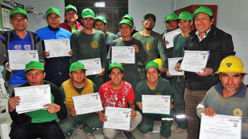 Certifican a la primera promoción de capataces en explotación de mina subterránea