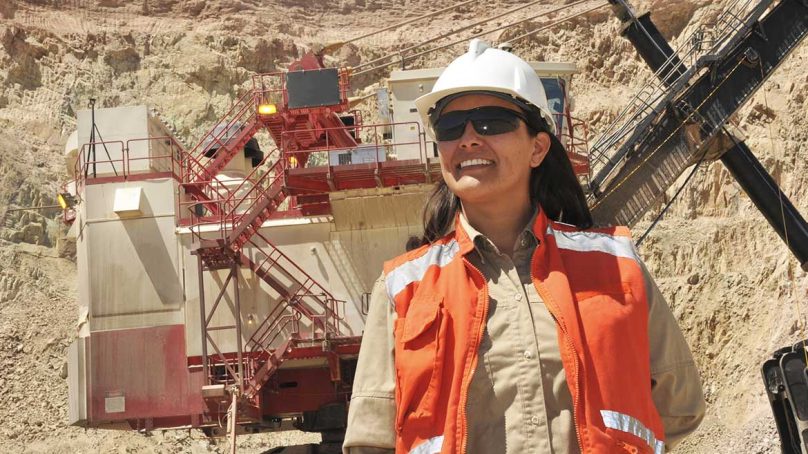 Crece participación femenina en alta dirección de las grandes mineras, según PwC