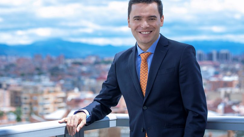 Schneider Electric nombra presidente para la región andina a gerente premiado por impulsar la igualdad de género