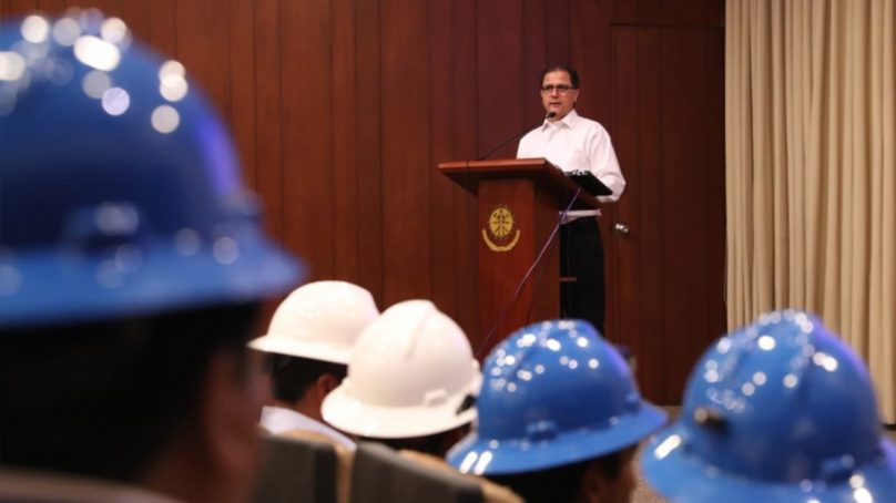 MEM reconoció a trabajadores de empresa minera artesanal por obtener certificación internacional de oro responsable