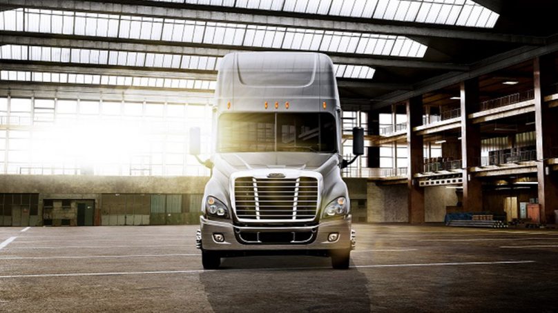 Freightliner Cascadia, el tractocamión que arrastra hasta 68 toneladas