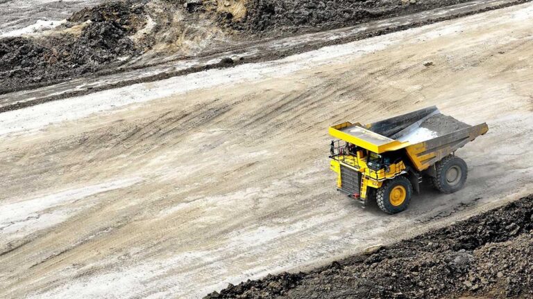 Codelco intenta adquirir el 10% que tiene Enami en Quebrada Blanca, de Teck