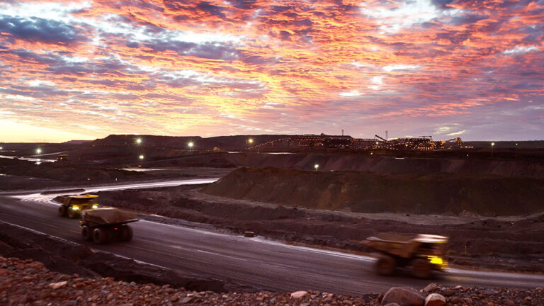 PCM tiene más de 7 mesas de diálogo vinculadas a la industria minera