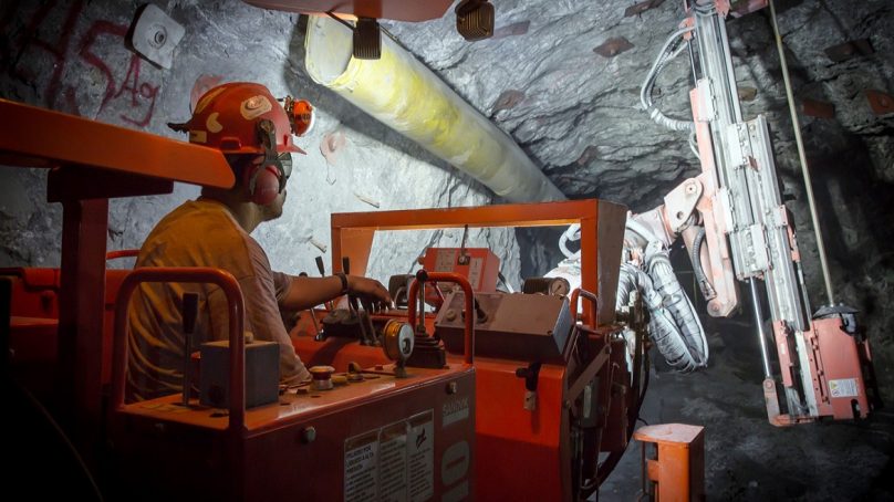 Pan American descubre depósito con 102 Mlls de onzas de plata
