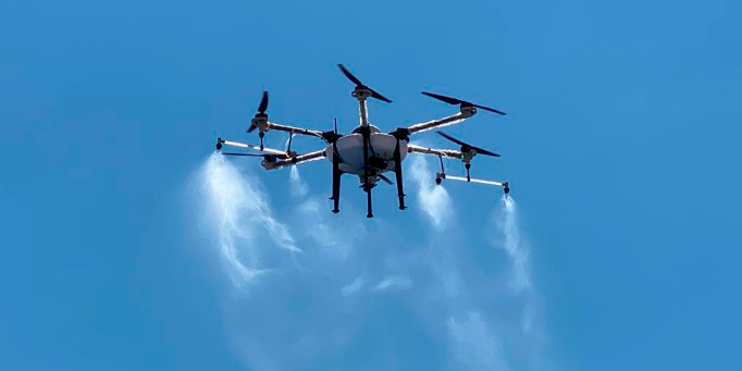 Codelco se respalda en un dron para «matar» el coronavirus en el aire