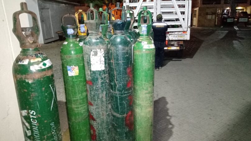 Savia Perú aporta una recarga de 1,000 m3 de oxígeno para centros de salud en Talara