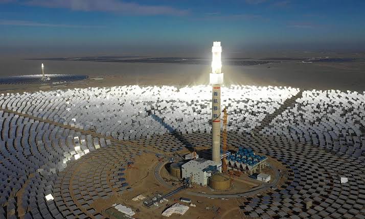 Shanghai Electric completa montaje del MSR en torre térmica de 222 metros de altura