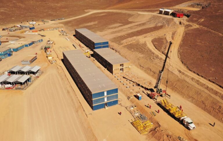 Salares Norte: Gold Fields producirá el primer oro de su proyecto en Chile más tarde de lo previsto