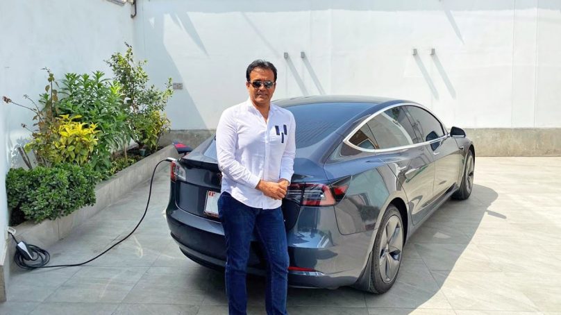 El primer peruano que importó el Tesla Model 3 al país está más que satisfecho con su auto eléctrico