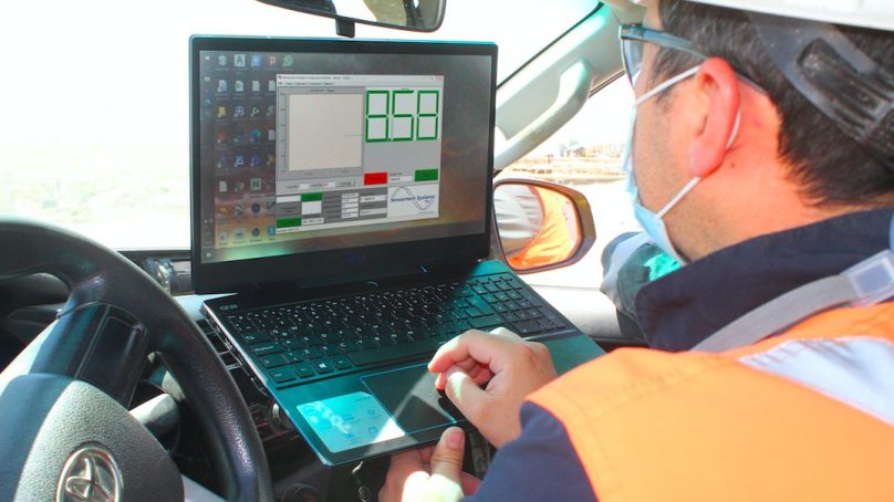 Un sensor mide la humedad del material extraído en mina de Codelco
