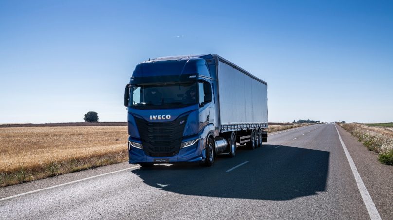 Motored: Iveco S-Way NP 460 es el «camión sostenible del 2021»