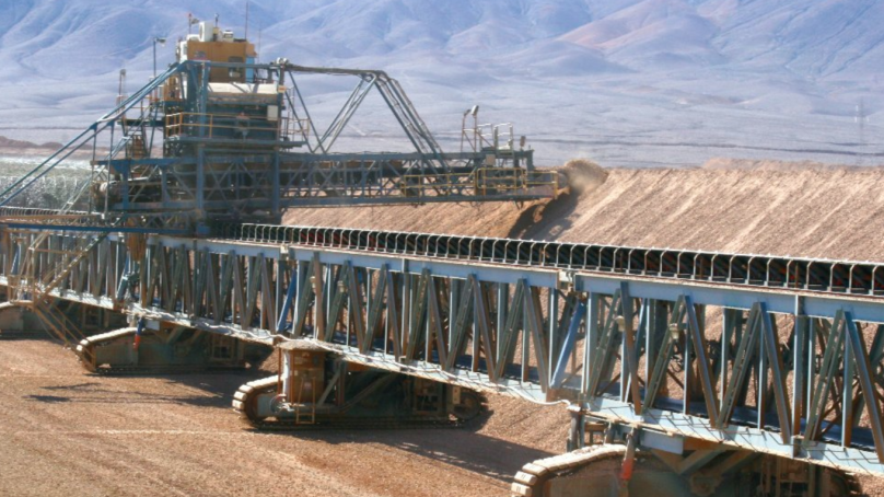 Puente apilador de mina Radomiro Tomic logra operar de forma automática