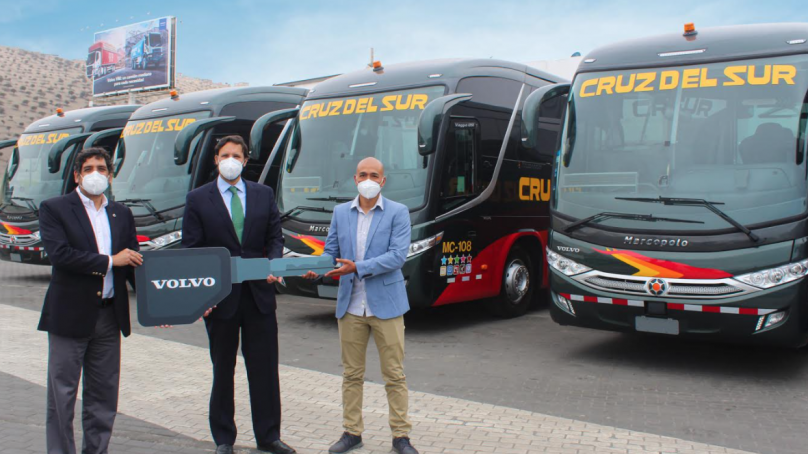 Cruz del Sur adquiere flota de siete buses para traslado de personal de la minera Hudbay