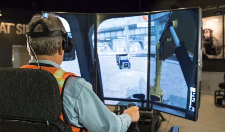 Caterpillar firma acuerdo global de capacitación en simuladores con ThoroughTec