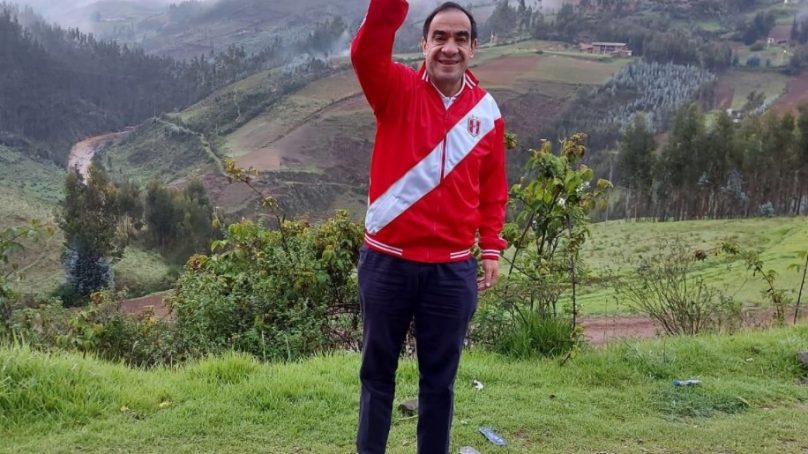 Yonhy Lescano: El Estado peruano debe «poner el precio» de los recursos minerales