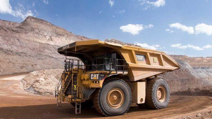 Codelco pondrá a prueba camiones autónomos Caterpillar en mina Ministro Hales