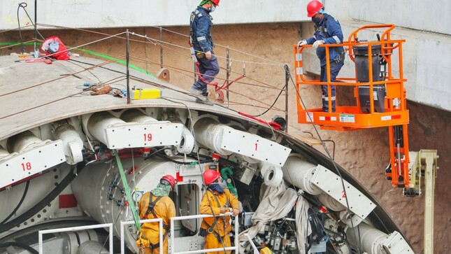 Gigantesca tuneladora de la Línea 2 del Metro de Lima tiene un avance de ensamblaje del 80%