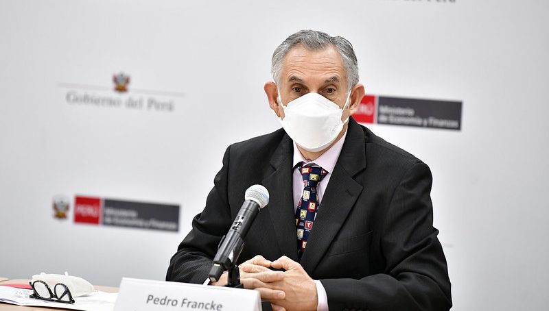 «Creo que ha sido un malentendido»: Pedro Francke sobre anuncio de cierre de minas en Ayacucho
