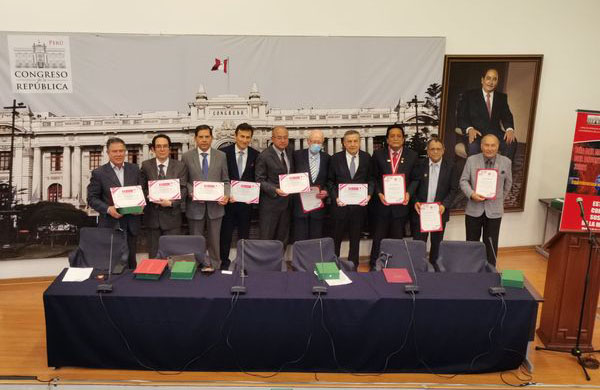 HLC fue reconocida como “Empresa Minera y de Ingeniería del Bicentenario”