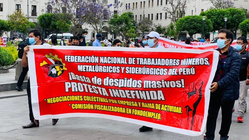 Trabajadores mineros protestan contra cierre de operaciones de minera Las Bambas