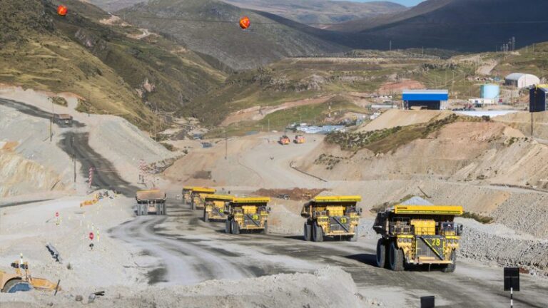 Si todo continúa igual, pronto comenzarán los despidos, temen trabajadores de Las Bambas