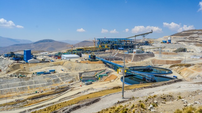 MINEM: «Solo con reglas claras y sujetas al marco normativo legal se construirá un clima favorable a las comunidades y las inversiones»