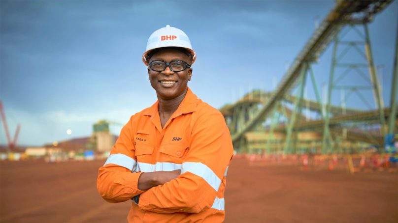 BHP compra cuatro locomotoras eléctricas a batería para su red ferroviaria de mineral de hierro