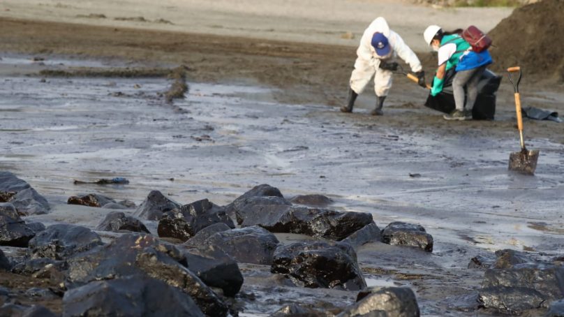 «Yo debo tener un plan de contingencia»: ministro del Ambiente pide que Repsol acelere los trabajos de limpieza