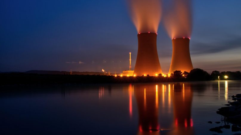 Comisión Europea propone considerar como verde a la energía nuclear al menos hasta 2045