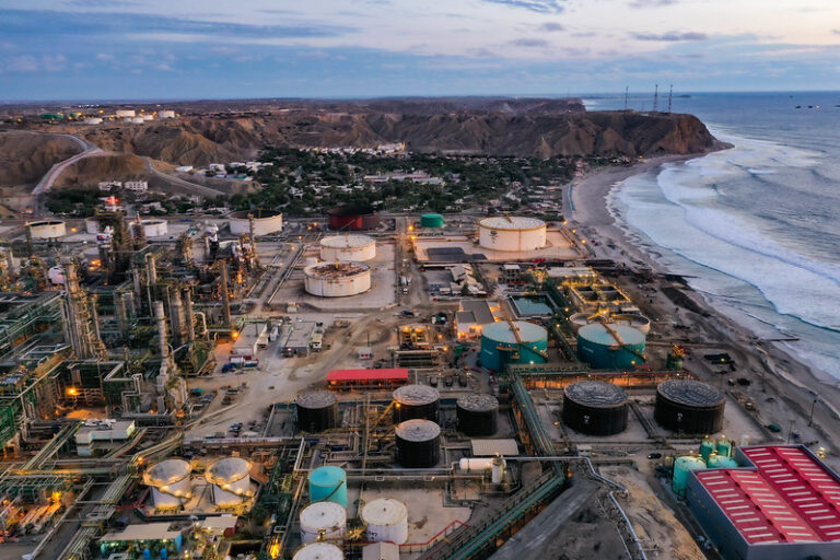 Petroperú afirma que nueva refinería de Talara iniciará producción en este mes de enero