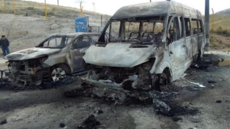 “Este vehículo es propiedad de un hermano comunero”: vándalos quemaron coches de empresas comunales, no de Antapaccay