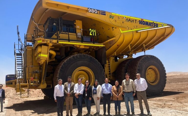 Centinela inauguró el primer tajo que opera con camiones y perforadoras autónomas en la empresa Antofagasta Minerals