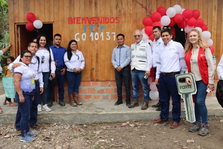 PetroTal equipará colegios de la localidad de Bretaña, en el distrito de Puinahua