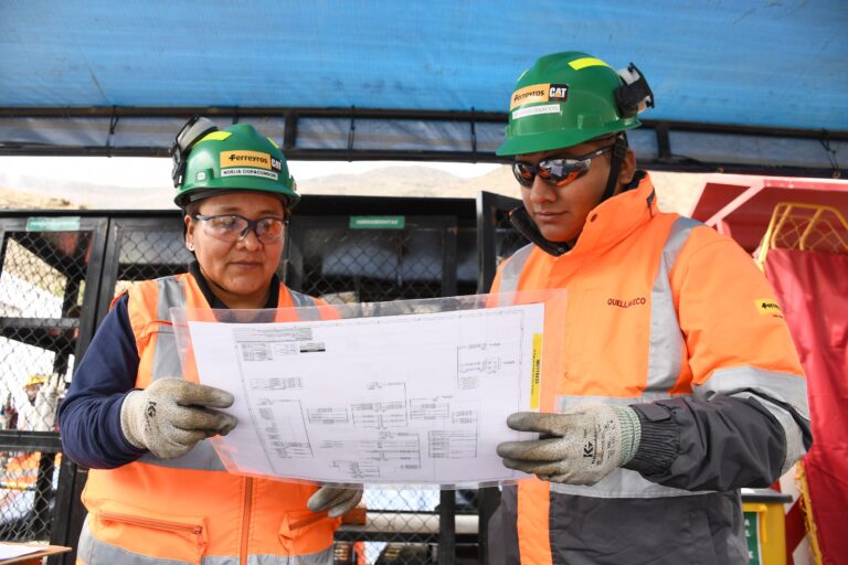 Anglo American y Ferreyros impulsan especialización en mantenimiento preventivo de equipos pesados en Moquegua