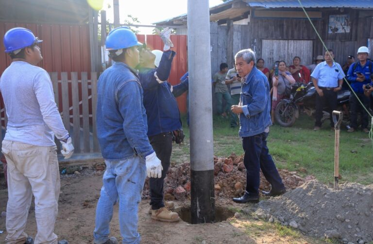 Minem dio inicio a las obras para la construcción de proyecto de electrificación rural en Ucayali