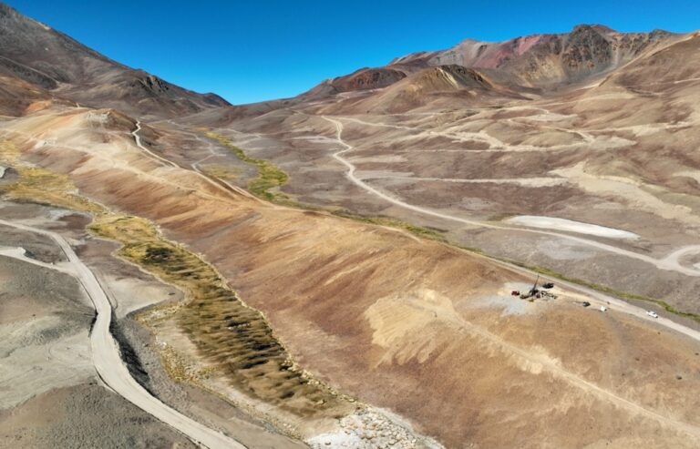 Stellantis adquiere el 14,2% de la minera McEwen Copper en Argentina por US$155 millones