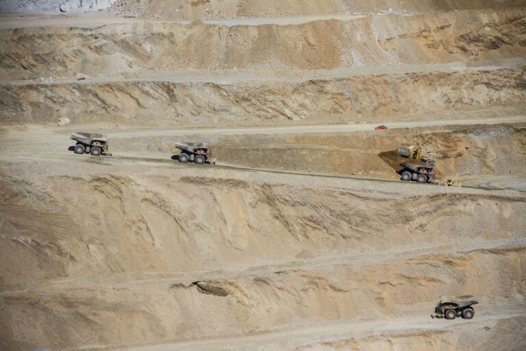 Codelco iniciará este año construcción de planta desaladora para abastecer sus minas Chuquicamata, Radomiro Tomic y Ministro Hales