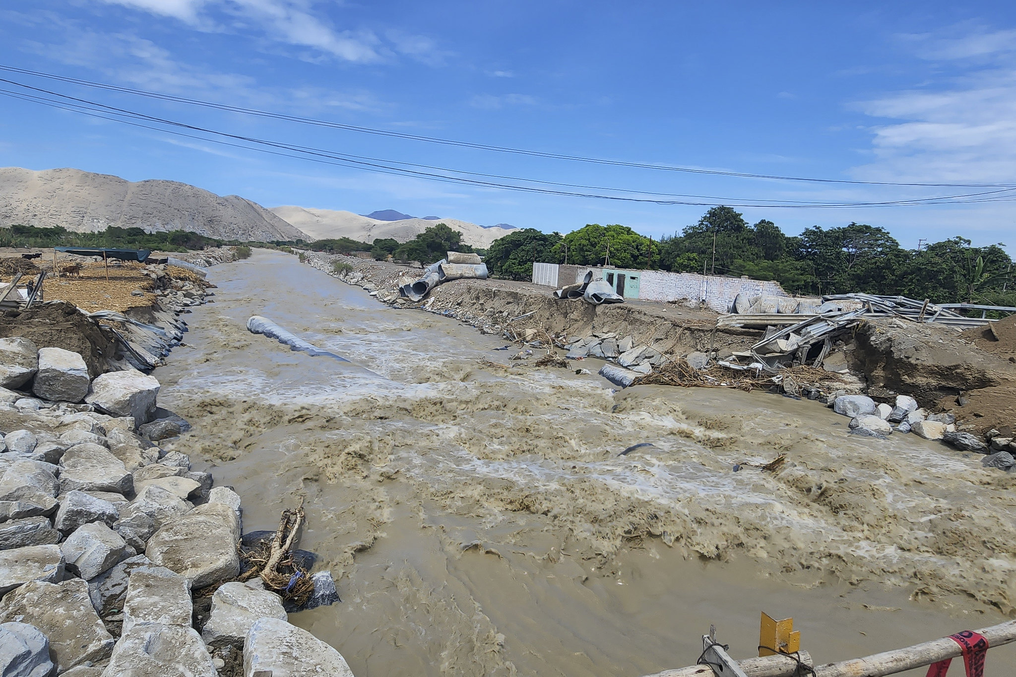 Ingemmet: Total de zonas críticas en las cuencas del río Chillón, Rimac ...