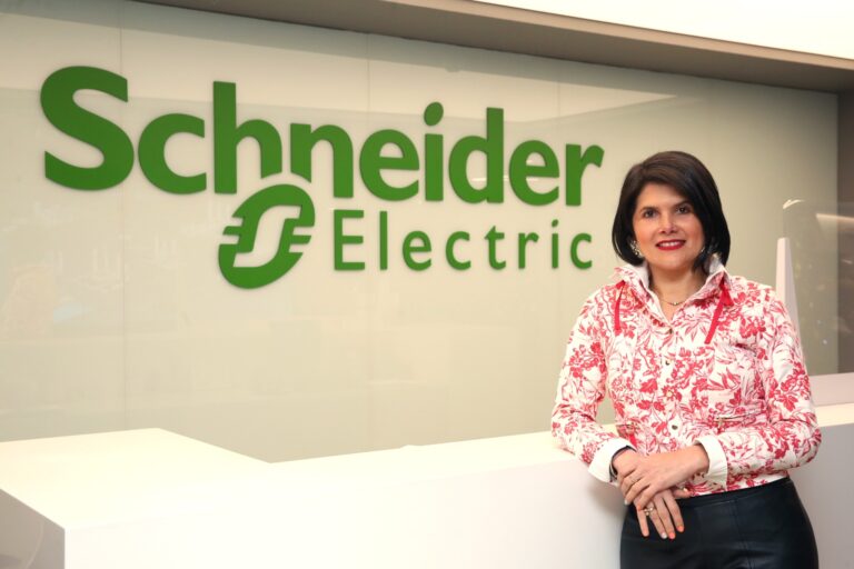 <a><strong>Schneider Electric nombra a Carolina Calderón como líder del segmento de energía y químicos para Sudamérica</strong></a>