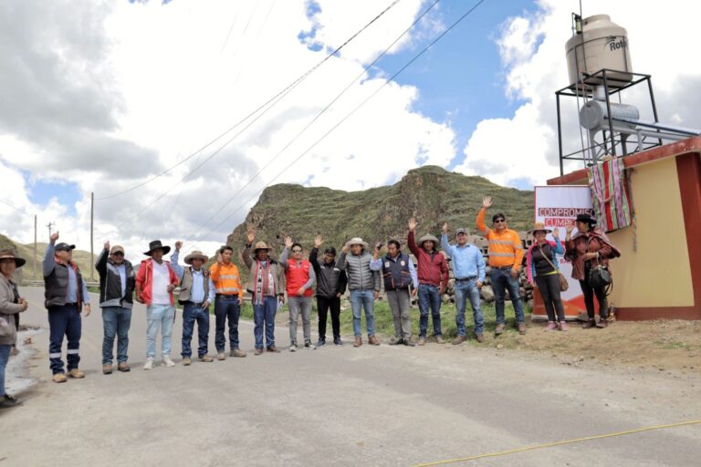 Las Bambas: <strong>Pobladores de Velille son beneficiados con la instalación de 251 módulos de servicios higiénicos</strong>