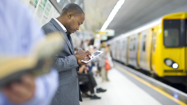 Edwin Zorrilla, de Schneider Electric: “Las líneas del metro son definitivamente la mejor opción para una movilidad sostenible y eficaz”