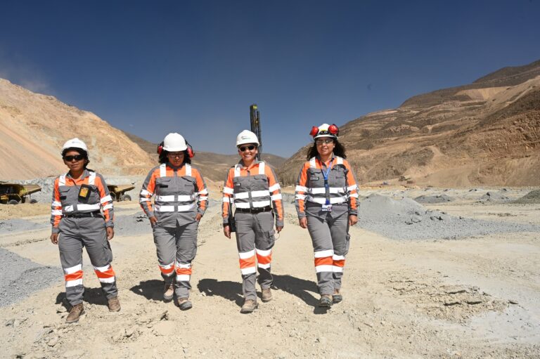 Quellaveco: en Anglo American, la presencia de mujeres cuadruplica el promedio del sector minero