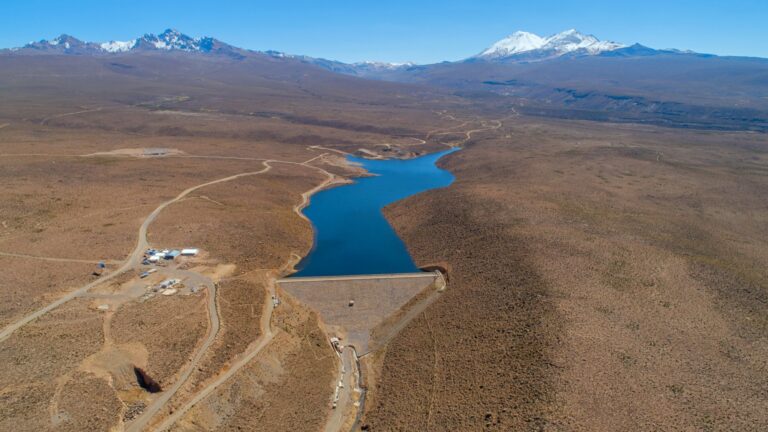 Represa Cularjahuira, la infraestructura con la que Southern y el Midagri preparan a agricultores de Candarave para la época de estiaje de este año