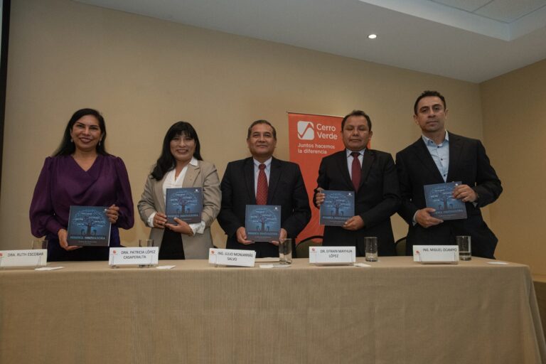 Presentan libro que resume las distintas etapas y desafíos que tiene la gestión de innovación en Cerro Verde