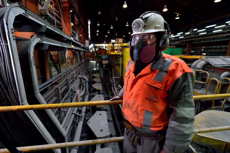 Minería peruana empleó a un total de 222,917 trabajadores directos en mayo