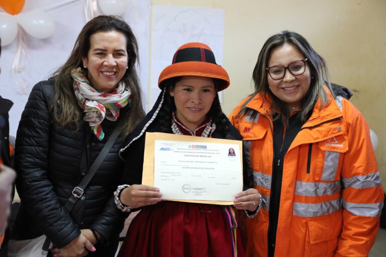 Las Bambas desarrolla primer curso en Gestión de Pequeños Negocios para mujeres de la comunidad de Chuicuni