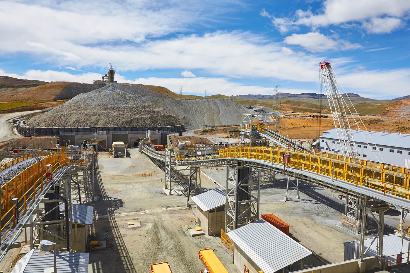 Constancia: Hudbay prosigue la instalación de trituradoras de piedras para aumentar capacidad de producción