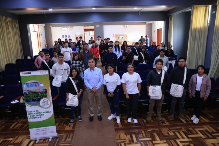 Apurímac: estudiantes de carreras técnicas y universitarias participaron en Taller de Integración Minera y Desarrollo Sostenible